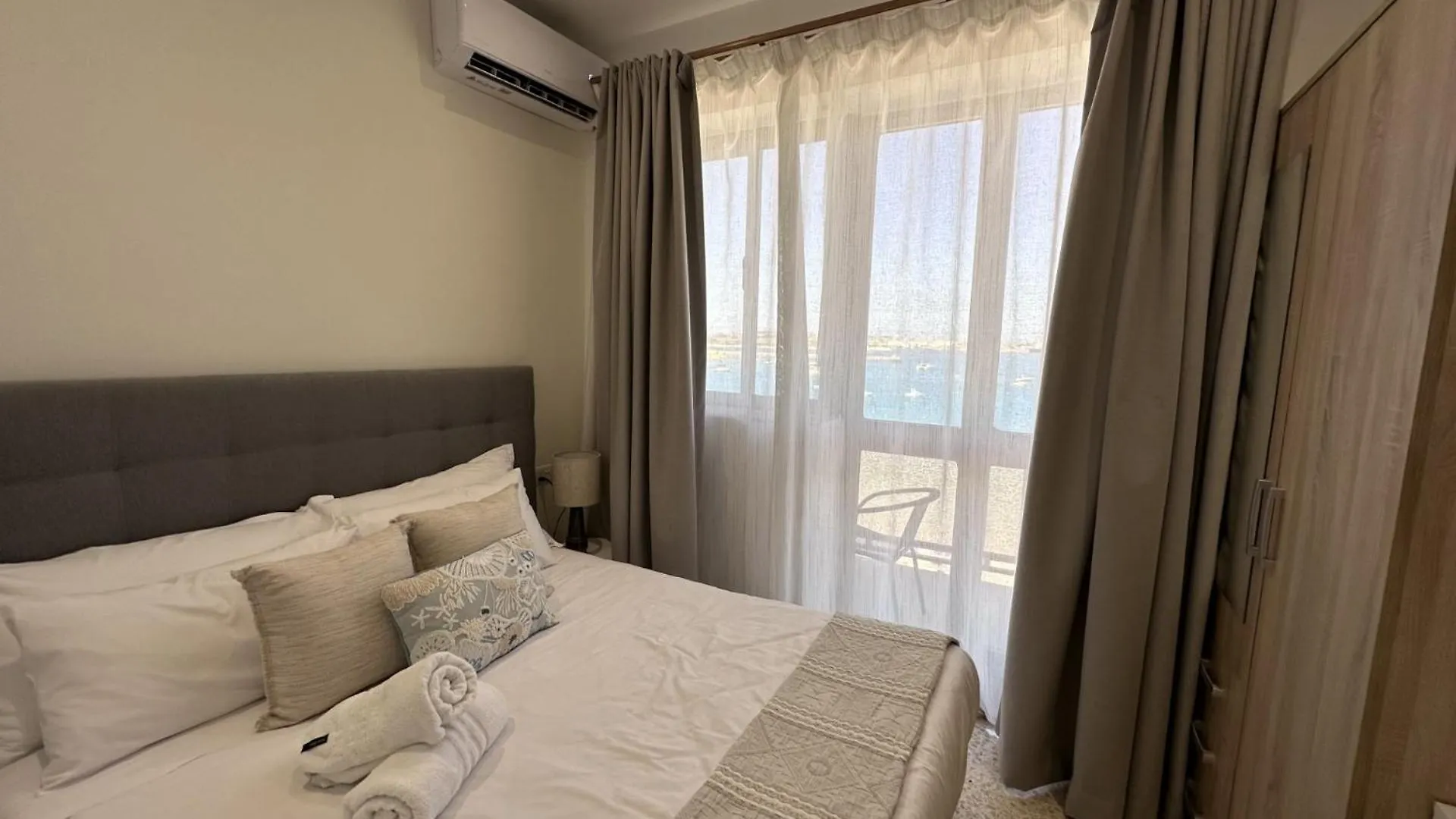 The Beach House Birzebbuga 0*,